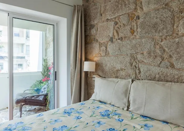 Stunning Designer Flat With Balcony Heart Of