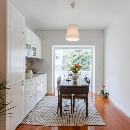 Stunning Designer Flat With Balcony Heart Of Appartamento Oporto