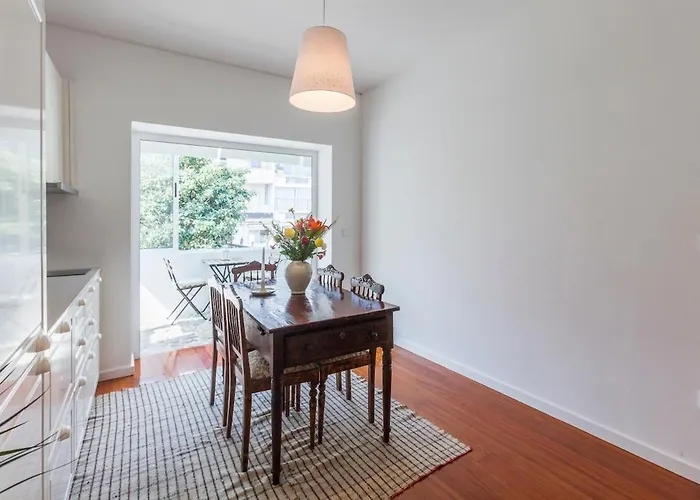 Stunning Designer Flat With Balcony Heart Of * Oporto