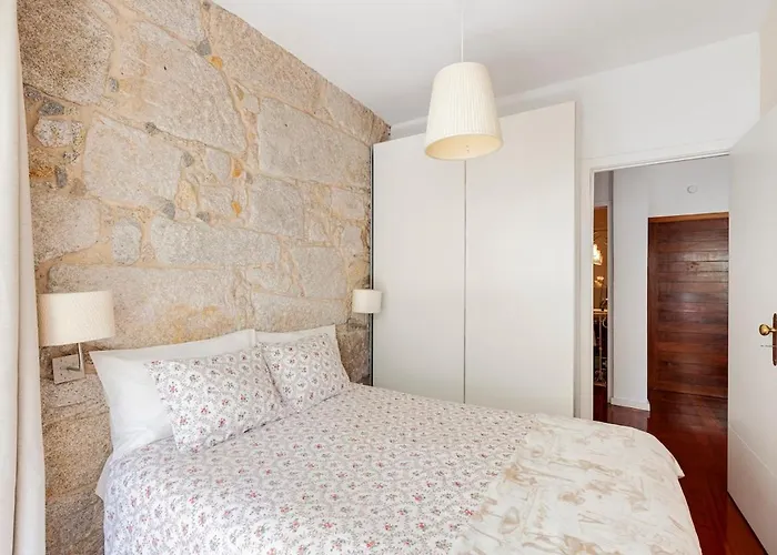 Stunning Designer Flat With Balcony Heart Of