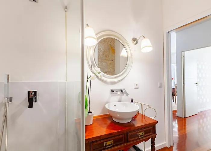 Stunning Designer Flat With Balcony Heart Of Appartamento Oporto