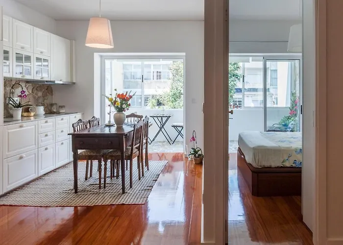 Stunning Designer Flat With Balcony Heart Of Appartamento Oporto