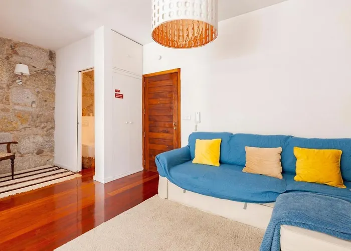 Stunning Designer Flat With Balcony Heart Of